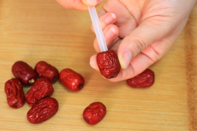 惊蛰过后，养肝“黄金期”，7种食物别舍不得吃，滋阴养肝又美味