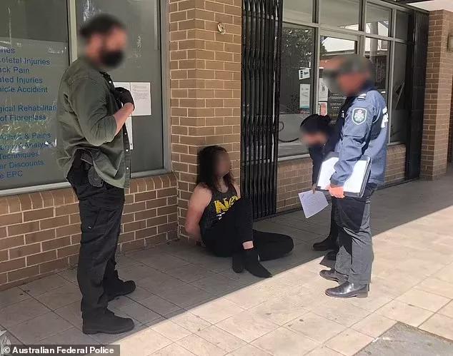 悉尼猥琐男多次引诱儿童发生性行为！当街被捕，最高判15年