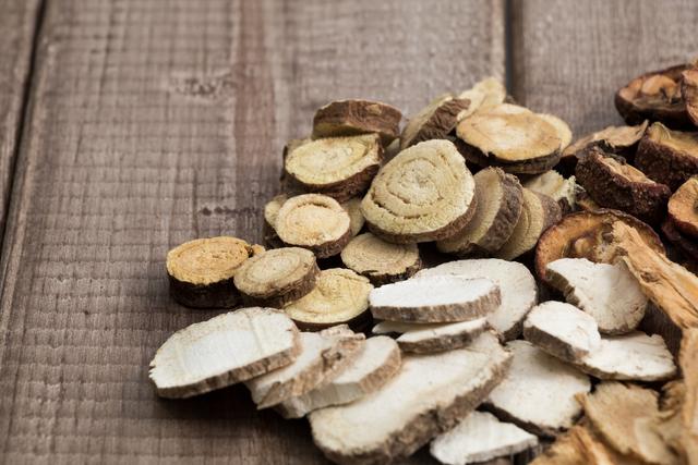 肚子胀，便秘、恶心，这是湿浊中阻，中医教你一招轻松解决