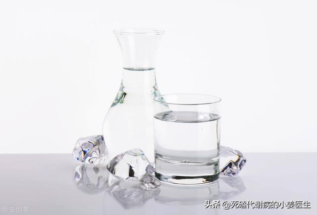 苏打水能降血尿酸吗？能中和血尿酸吗？一直喝会怎样？拷问苏打水