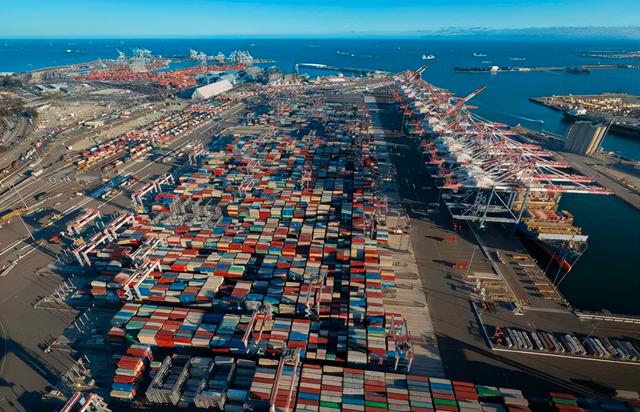 美西运价暴跌21%！迎来拐点？最后一刻，超期滞留费再生变数