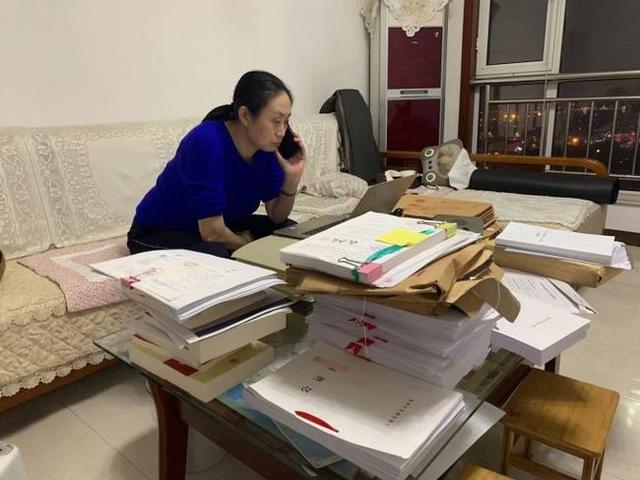 江歌妈妈:江歌替刘鑫挨了刀，5年过去了，痛失爱女的江秋莲现在怎么样了？