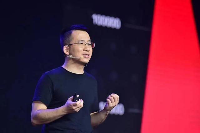 围观了张一鸣近10年的微博，我整理了这20多条干货