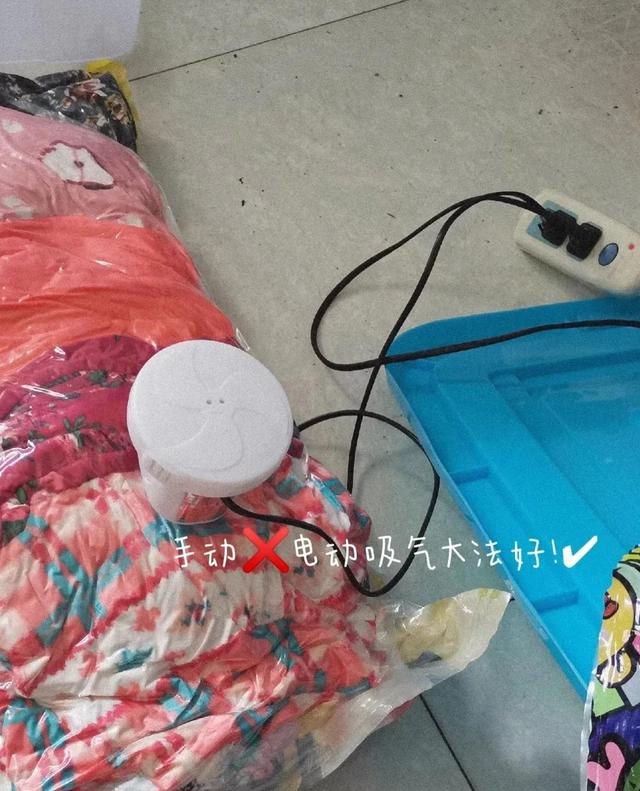 白色羽绒服发黄怎么洗白放久了发黄怎么洗白(羽绒服晾干后有黄印能洗掉吗)