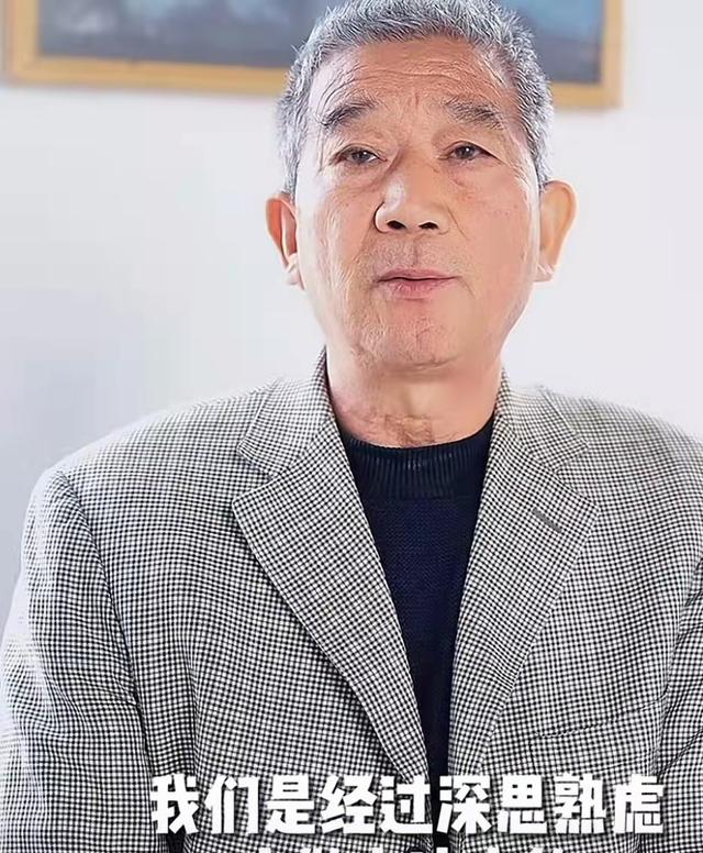 67岁生宝宝：爸爸再次直播，被人质疑用孩子赚钱，应该多陪孩子