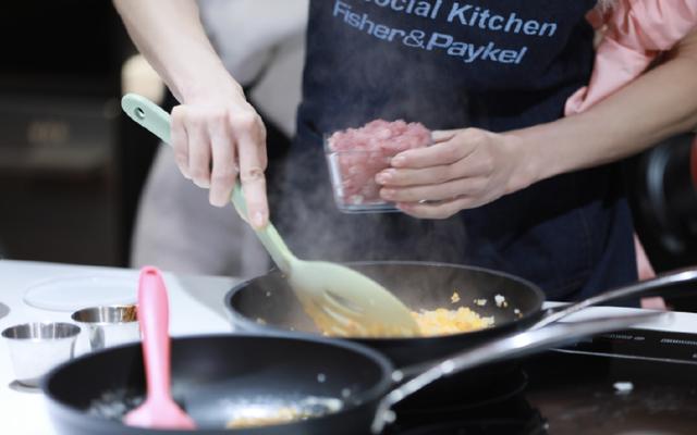 李若彤张慧仪叶蕴仪陈慧珊老友相聚，各位姐姐都是什么神仙颜值啊