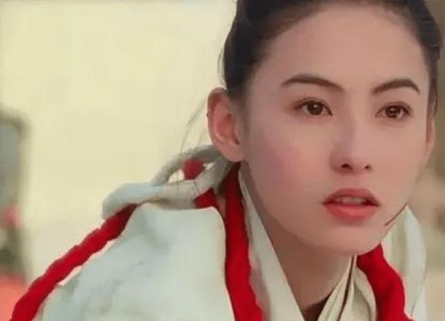 51岁李亚鹏再当爸！王菲“满脸的嫌弃”成全了老李“双重的幸福”