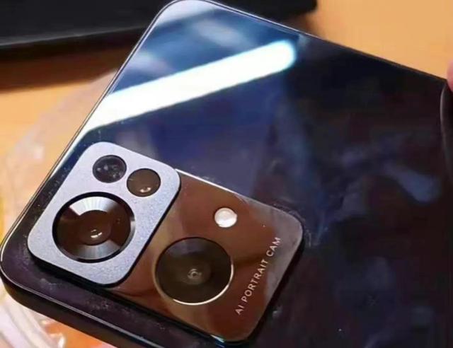 或将于本月底发布！OPPO Reno7系列真机曝光，你最喜欢哪一款？