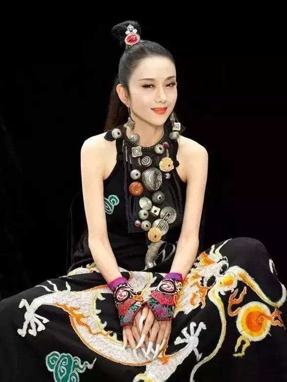 杨丽萍婚姻