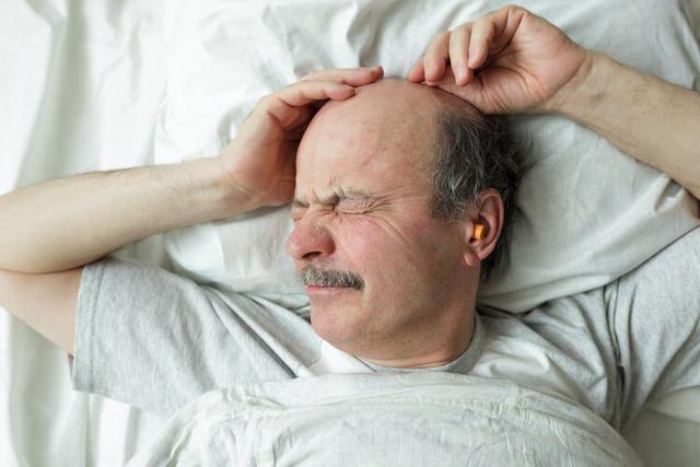 如果一辈子不吸烟不喝酒，会不会活得更久？一项调查给出答案