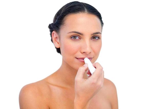 脸上有这3种“丑态”的人，多半都是肝脏病变了，劝你尽早重视