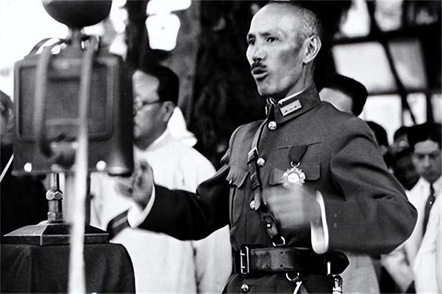 1949年，张治中在中南海瞥见熊向晖，目瞪口呆：老弟你何时起义的