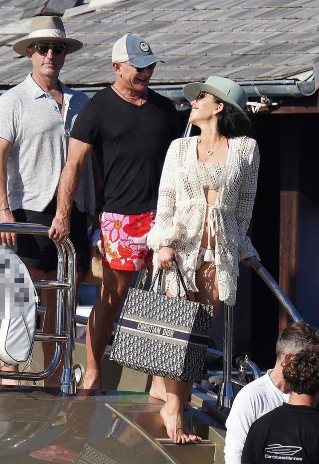 杰夫贝佐斯个人资料杰夫贝佐斯个人资料简介