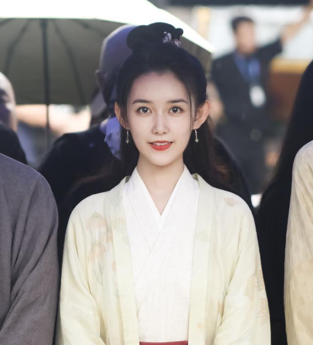 ƬӾװŮ(һɽʫʫʱ5ݹװҲǸ˵Ⱥ)