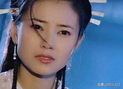 求别再硬演周芷若了！有人出尘脱俗，有人却噘嘴瞪眼“毁经典”