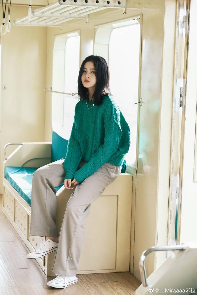 10朵“00后小花”就位，谁能成为新版国民妹妹？各有各的“门道”
