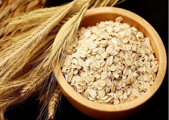 燕麦是“害人麦”，还是营养佳品？吃多了会升血糖？或许是没吃对