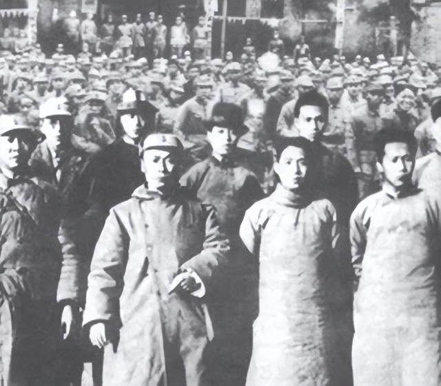 1972年，毛主席穿睡衣参加陈毅追悼会，遗孀眼含泪花：您怎么来了