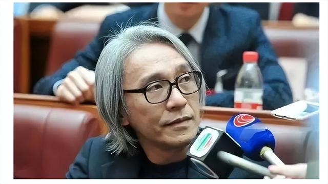 外国退休机长污蔑东航空难，周星驰凌晨怒了
