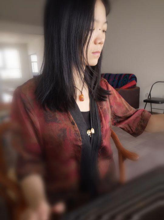 一个退役女兵的瑜伽梦，聆听《瑜伽美人》，看我女兵风采