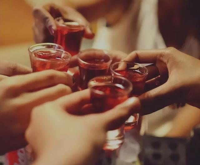 “吃得少，活得久”？饭量越小，衰老速度越慢吗？医生说出实话