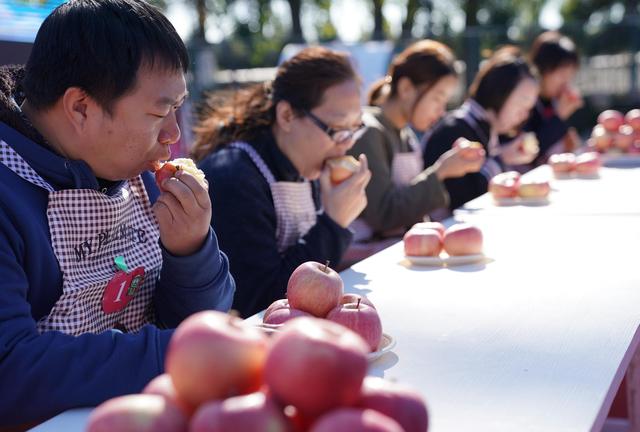 每天坚持吃一个苹果，不到一个月，这5个好处不请自来