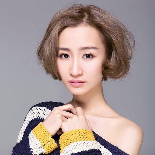 演员聂欢，陪伴任嘉伦从无到有，在家当全职太太也很幸福