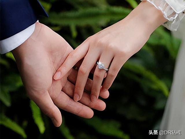 有创意的求婚方式大盘点，学会一种分分钟提高求婚成功率