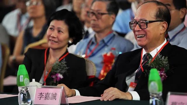 李嘉诚“红颜知己”出手，周凯旋首投元宇宙