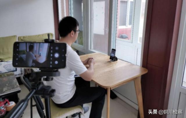 考研复试“神仙打架”，有高校已经推出专业打光服务……