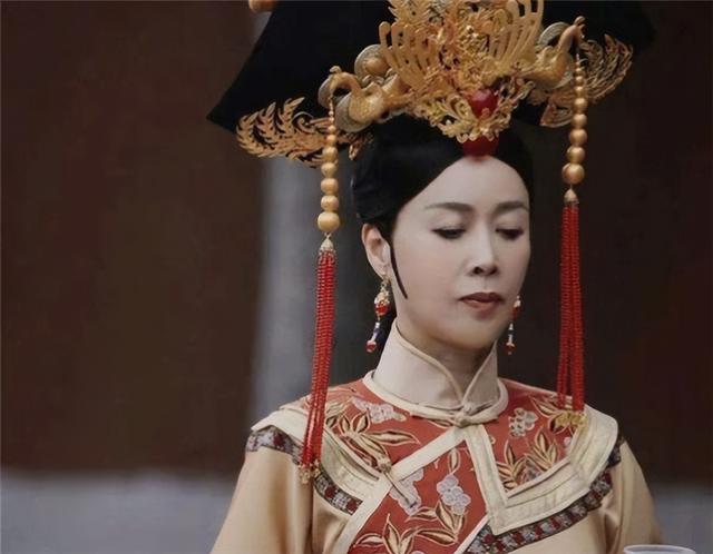 大清亡后，格格们都嫁给了谁？这几位大明星，其实是皇室后裔