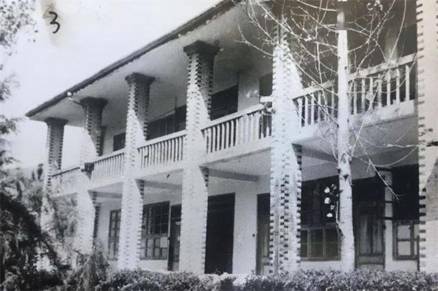 1950年我军4名伤员住院时遇害，侦察员当即下令，禁止所有人外出