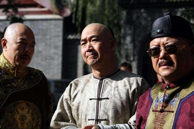 乾隆在路边吃瓜，夸瓜农的瓜很甜，刚走就下令：处死他