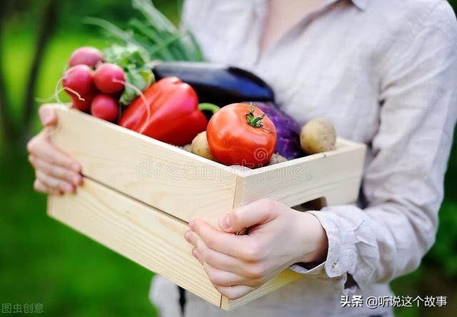 人到中年，饮食注意这4点，延缓血管的“青春期”