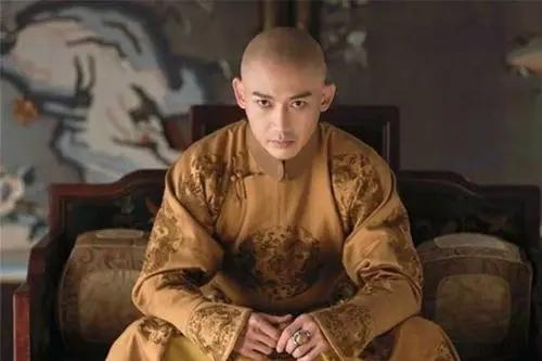 皇帝的一天怎么过？乾隆4点起床7点翻牌子，一天乏味又枯燥