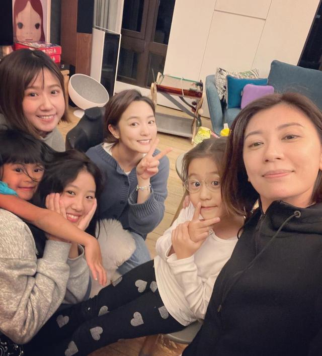 贾静雯三胎（贾静雯三胎女儿近照）