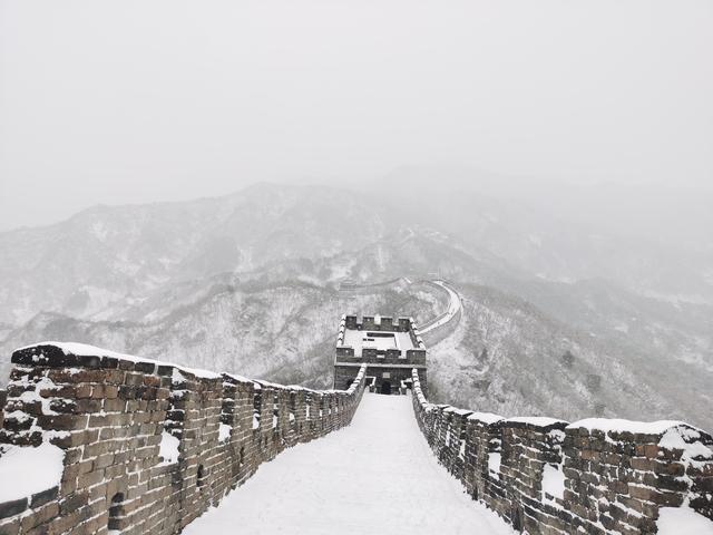 遊北京—雪中的慕田峪長城