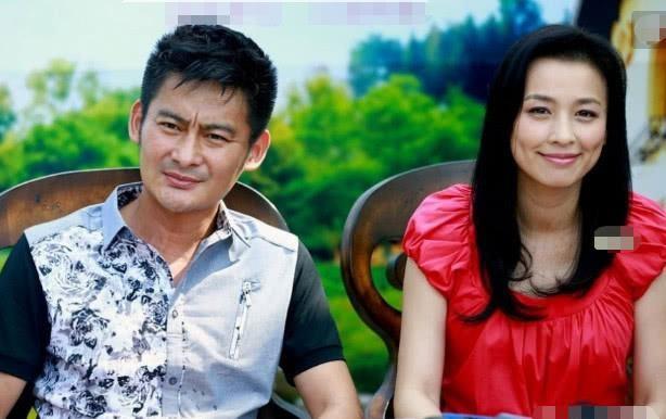 演员景冈山：因喝酒跟妻子离婚，再婚后仍不知悔改，今成酒蒙子