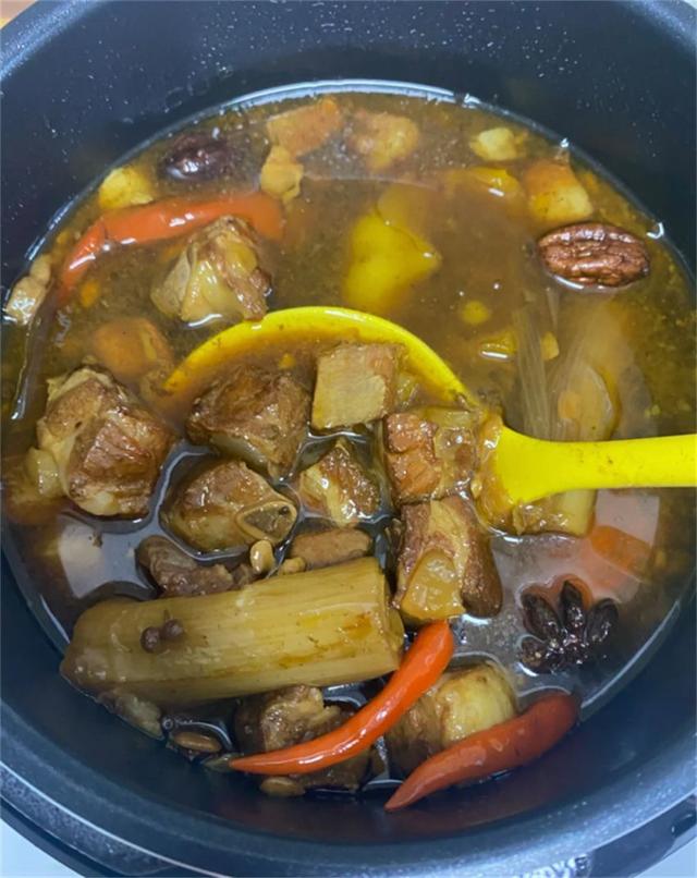 为何用过电压力锅的人，都不愿意再用电饭煲？它俩到底有何区别？