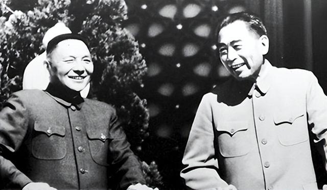 周恩来临终留下三个遗愿，邓小平：全部不答应，毛泽东：答应一个