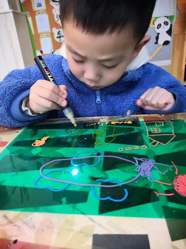 【校园动态】拾贰月Shi |小一班——“童趣风车里”创客课程故事