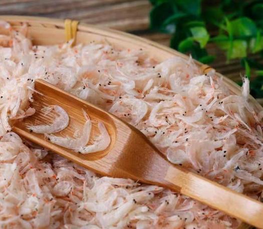 吃虾皮并不能补钙？医生：真正补钙的4种食物，多数人却不爱吃