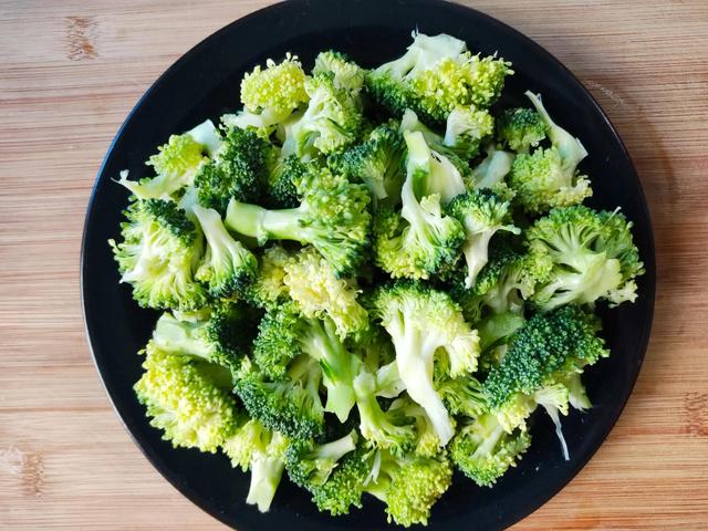 阳春三月，养肝“黄金期”，10食物要多吃，滋阴养肝，越吃越年轻