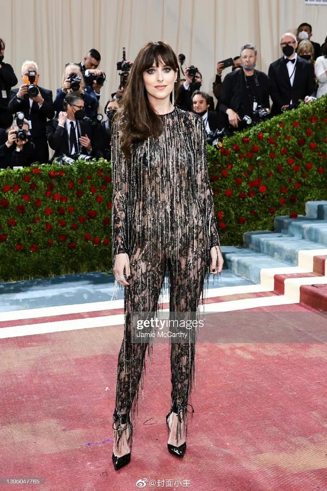 今天全网最关注的事情，我的朋友参加了时尚界的奥斯卡Met Gala
