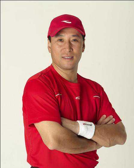 李永波教练生涯的功过是非,现又遭质疑,也曾与多名球员发生矛盾