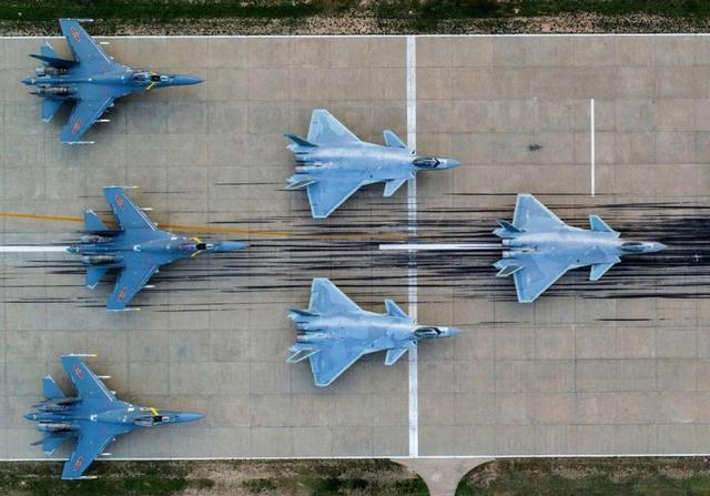 中国战机