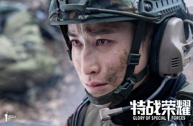 特战荣耀：燕破岳被俘，一个举动暴露卧底，无意间帮了刑天两个忙