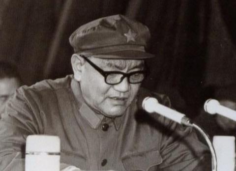 1986年，尤太忠拒绝军区出演总政安排的话剧，邓公：不演就不演吧