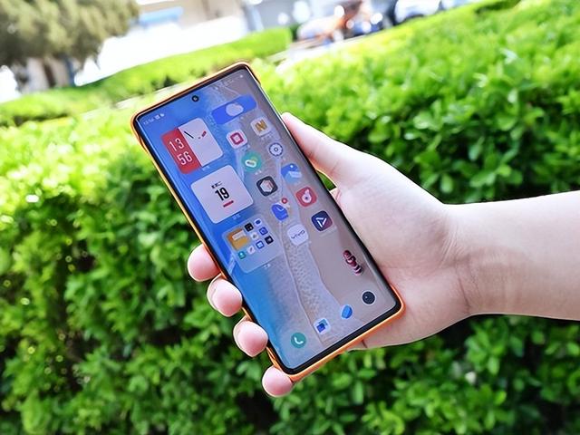 vivo X80系列到底怎么买？一文看懂差异配置