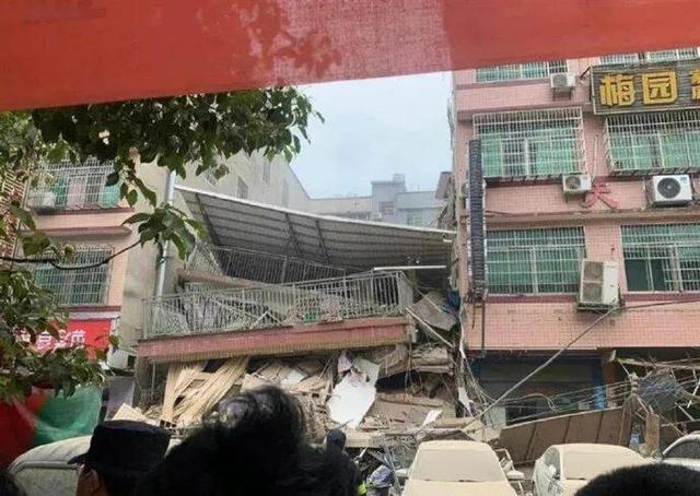 长沙自建房倒塌现场，暂未救出的埋困者，幸存的机率还有多大？